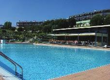 O Vitasol Park fica situado no alto da Marina de Lagos, a 1 Km da Meia Praia a 800 metros da Marina de Lagos.