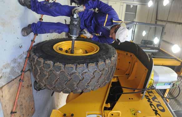 M&T Peças e serviços Michelin demonstra recauchutagem de pneus radiais ao vivo A empresa fará simulações ao vivo durante a M&T Peças e Serviços para demonstrar como é feita a recauchutagem em pneus