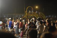 Segunda etapa Setor Leste: Sistema integral de drenos pluviais (canal de drenagem + tubulação) e pavimentação Actividades culturales en el barrio. Fuente: Municipalidad de Pérez da rede rodoviária.