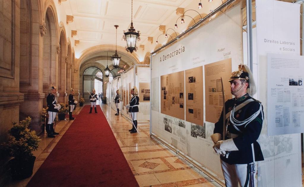 Exposições com colaboração do AHP 100 anos de Parlamento. 1903-2003.