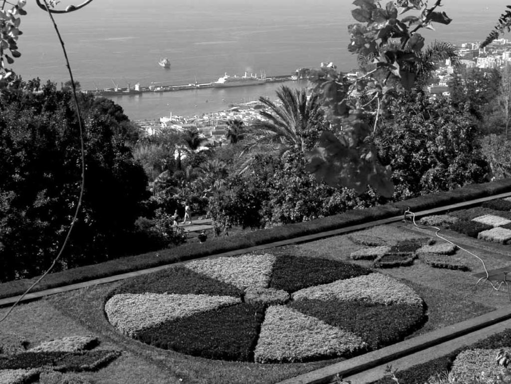 Circuito Encantos da Madeira (pág. 13) Partidas às sextas-feiras Lisboa - SATA e TAP Porto - TAP 5 Dias / 4 Noites (de 4 Junho a 30 Setembro) Preços por pessoa HOTEL CAT.