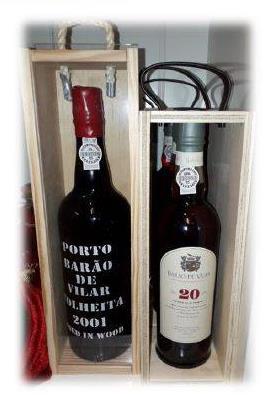 O copo de vinho do porto oficial do instituto do vinho do porto também está disponível