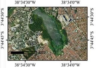 Figura 2 - Açude Santo Anastácio, inserido na área urbana de Fortaleza, Ceará, Brasil As amostras de água foram coletadas em 16 pontos (Figura 1), na superfície do reservatório, profundidade de 30
