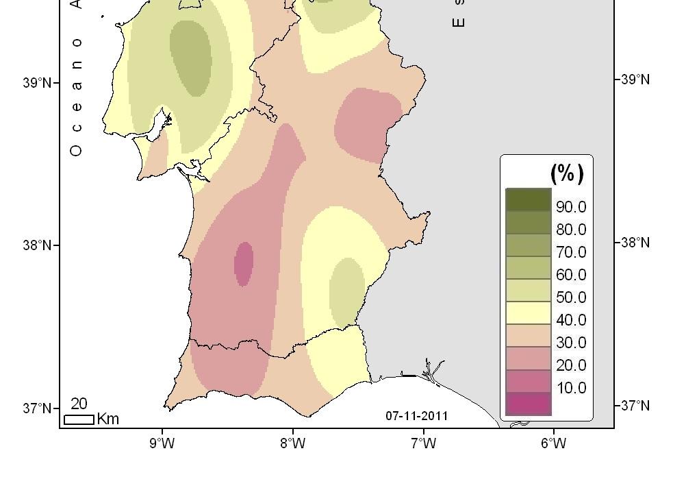 2.6 Água no solo Os valores em percentagem de água no solo, em relação à capacidade de água utilizável pelas plantas, foram muito baixos nas primeiras 2 décadas de outubro, inferiores a 20% em quase