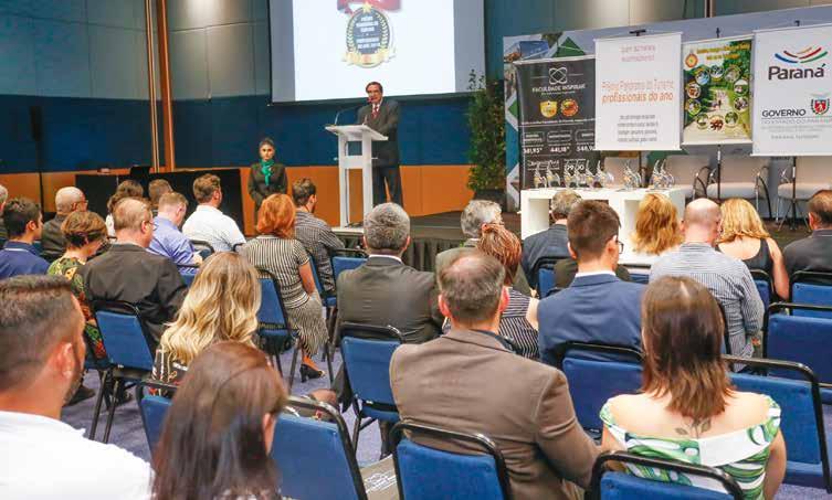 Premiados os destaques paranaenses de 2018 Em solenidade realizada em Curitiba, na noite do dia 3 agora de maio, dentro da programação do 25º Salão Paranaense de Turismo, o Top Tur Prêmio Panorama do