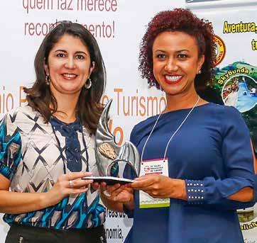 premiação a Camila Silva Letícia e Tereza