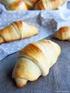 Variedade de pães regionais Pão integral Croissants Brioches Mini pastelaria Panquecas. Compotas e mel Manteiga com e sem sal, creme de margarina