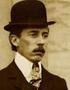 Em 1932, Santos Dumont morre desiludido com seu invento, pela sua utilização na primeira guerra mundial.