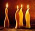 Quatro velas estavam acessas e na paz do silêncio que as rodeava, podia-se ouvir o suave cochicho do diálogo que mantinham...