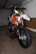 Resistente supermotard para a cidade.