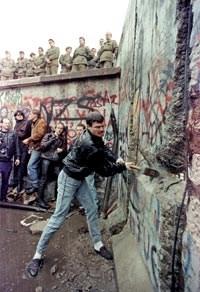 O Muro de Berlim Os motivos da construção em 1961; Fluxo migratório; O