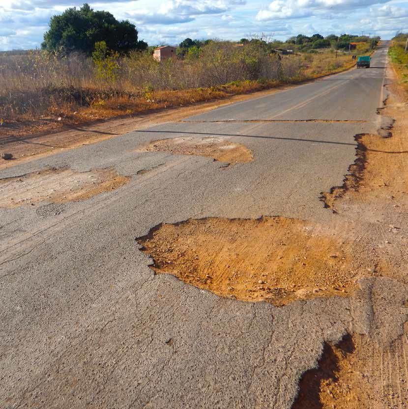 23 O pavimento pode ainda exibir defeitos como afundamentos, ondulações e buracos, de forma conjunta ou isolada.