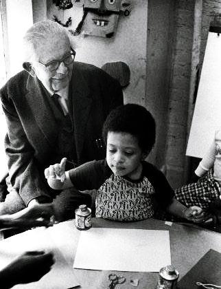 Teoria do Desenvolvimento Cognitivo de Jean Piaget Por Hélio Teixeira - Seria difícil superestimar a importância do psicólogo suíço Jean Piaget (1896 1980) para a pesquisa do desenvolvimento.