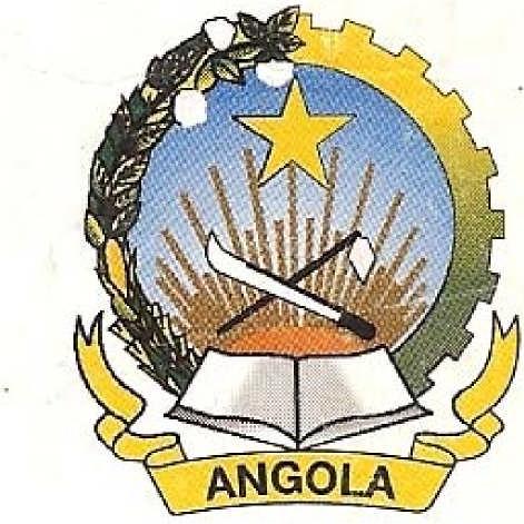 Anexo II - Insígnia Nacional A Insígnia da República de Angola é formada por uma secção de uma roda dentada e por uma ramagem de milho, café e algodão, representando respectivamente os trabalhadores