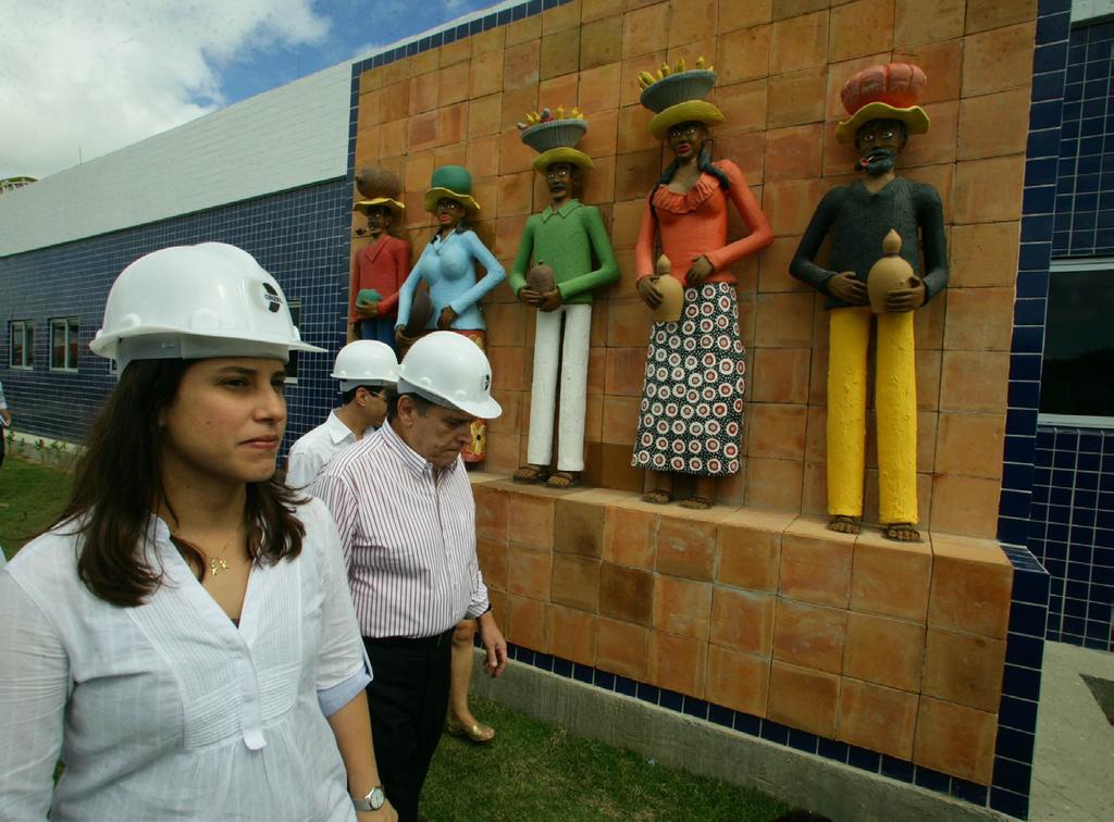 Emendas parlamentares Creches e Casa de Acolhimento Caruaru - Cem mil reais para aquisição de brinquedos e de livros para 13 creches.