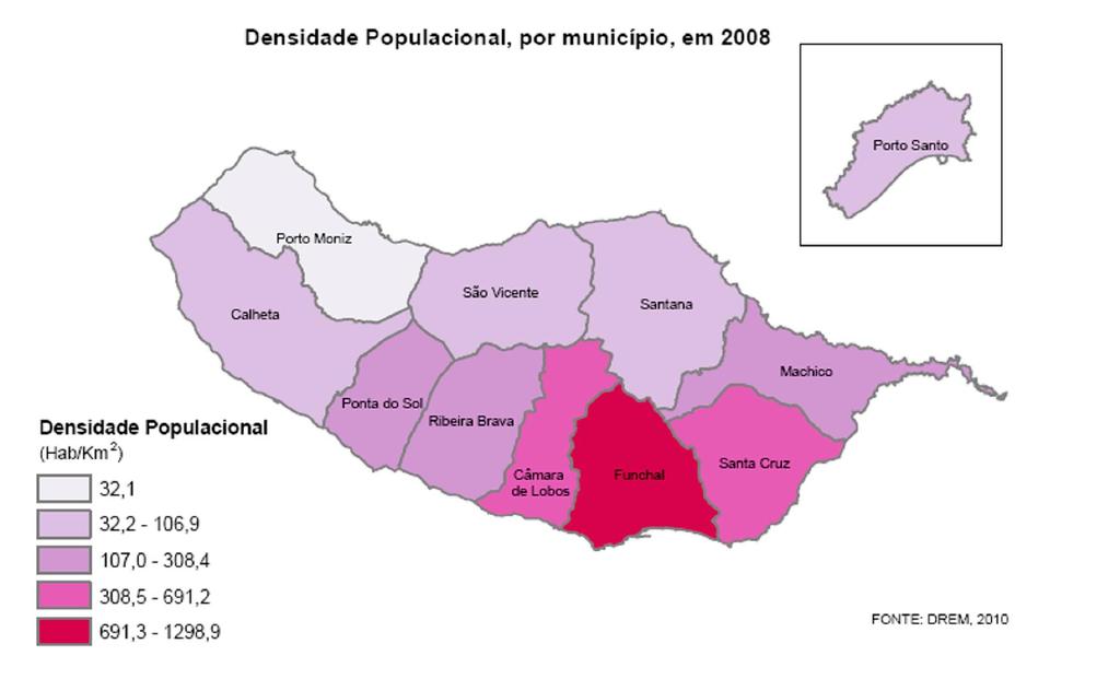 Os concelhos regionais mais populosos seguidos do Funchal são Santa Cruz e Câmara de Lobos, com uma percentagem no total da população madeirense respectivamente de 15% e 14,6%.
