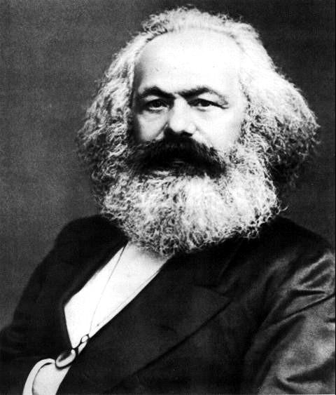 Karl Marx Fazia uma critica radical ao capitalismo; Suas teorias foram além das obras e das universidades;