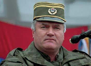 Sérvio. Em 1991, com o início da guerra da Eslovênia e em seguida na Croácia, o então coronel, Mladic, tornouse comandante do Corpo de Knin (croácia).
