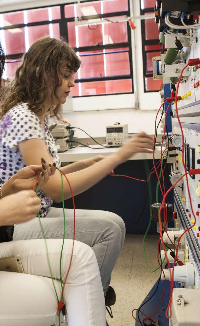 Os alunos senvolvem, além do conhecimento técnico, a capacida compreensão, análise e resolução problemas.