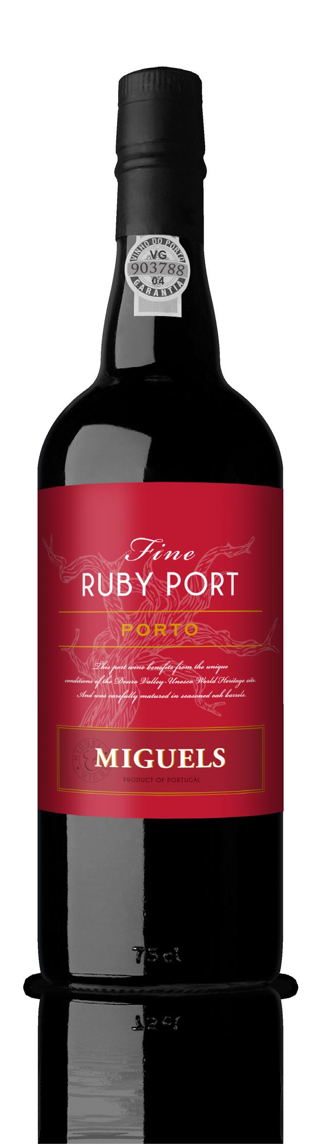 PORTO RUBY Vinho fermentado com desengace parcial a uma temperatura controlada (24-28ºC), quando o mosto atinge o valor de doçura pretendido, a fermentação é interrompida pela adição de aguardente