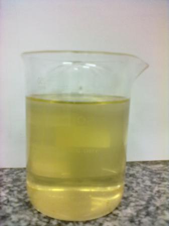 da fase oleosa foi efetuada com sucesso. A Figura 4 ilustra a fase de desumificação da mistura binaria óleo e água respectivamente.