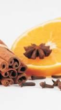 essencial da esteva selvagem da serra e os aromas doce e confortante da casca de laranja e da canela. Proporciona o relaxamento do corpo e da mente.