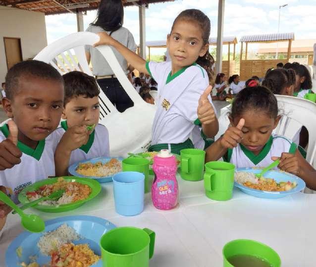 CARDÁPIO PRIMEIRO SEMESTRE Na Escola Professora Olindina Roriz Dantas servimos três refeições por dia para garantir uma rotina saudável e de muito mais aprendizado para nossas crianças.
