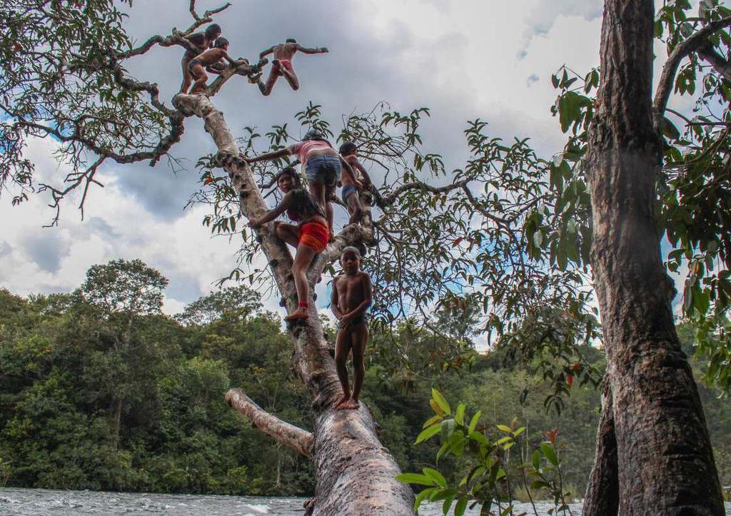 A beleza natural não está apenas na cultura mas também ao seu redor, vários rios com águas