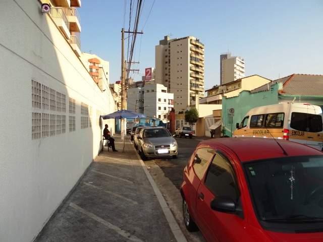 fls. 163 Foto 30: Vista da Rua Lopes Trovão. Foto 31: Vista da Rua Lopes Trovão.