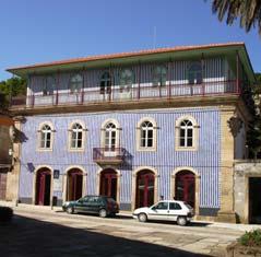 Casa do Barão / Antigo Tribunal de Refojos P7 Refojos de Basto Praça da Republica 1758: construção do tribunal; 1853: reconstrução da casa após incêndio; Séc.