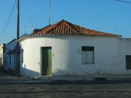 A Área de Reabilitação Urbana (ARU 2) localiza-se no centro da vila do município de Alpiarça, com uma área de 20,76 hectares.