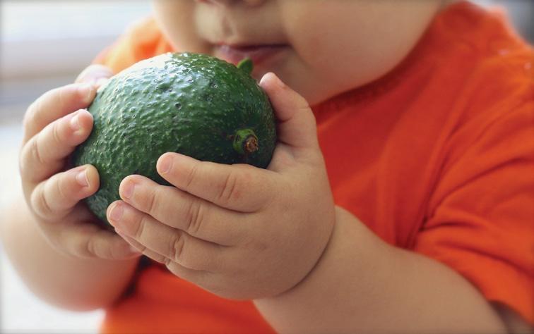 Como ajudar seu filho a experimentar novos alimentos Quase toda semana lemos uma nova notícia sobre o impacto da alimentação na nossa saúde, não é?