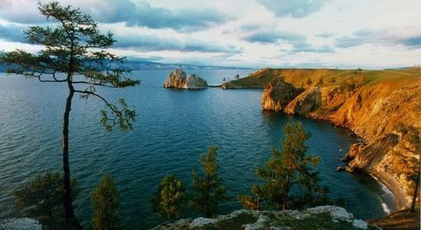 Saída para visita incluída ao Lago Baikal (a maior reserva de água doce do mundo).