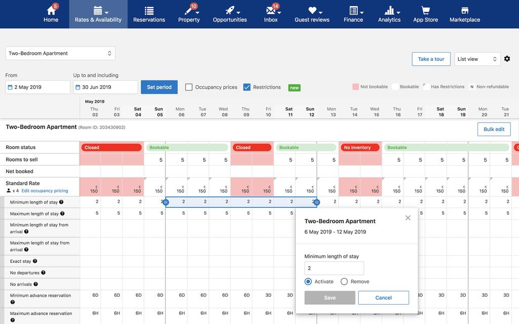 Atualizando várias restrições (1) Para fazer alterações em massa nas restrições, clique na primeira data que você deseja alterar e arraste o mouse até a última data a ser alterada.