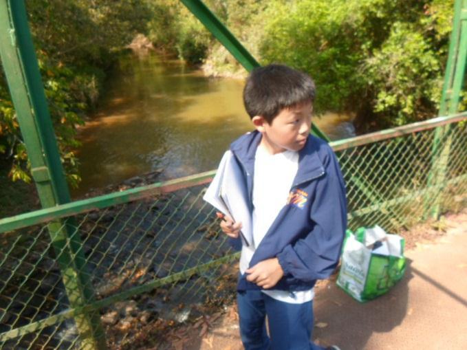 Na segunda parte era praticamente outro rio, tinha peixes, correnteza mais forte, pedras que ajudam a oxigenar a água,