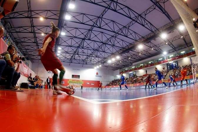 1.º EUROPEU DE FUTSAL FEMININO EM GONDOMAR A UEFA atribuiu a Portugal e à cidade de Gondomar a organização da fase final do 1.