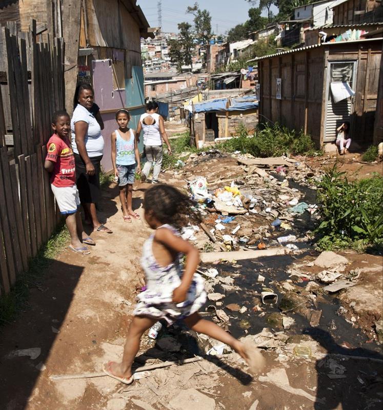 O Mercado Saneamento no Brasil 14,3% das crianças e dos adolescentes não têm acesso à água.