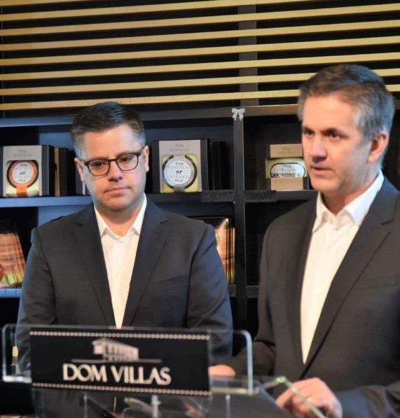 A marca Dom Villas surgiu em 2000, fruto da vontade de dois irmãos, Rogério e Luís Lourenço, em utilizar uma matéria-prima de excelência numa receita de família, para fabricar o queijo Dom Villas.