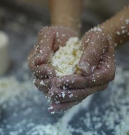 Não se Produz um Bom Queijo sem um Bom Leite Lactilouro Criada a 8 de Setembro de 2008 A LACTILOURO é uma empresa que se dedica à produção e comercialização de queijos de fabrico tradicional.