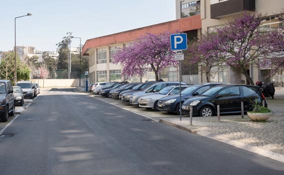 to da Damaia Alam. D. A. Henriques Benfica 724 Alcântara Pontinha VAMOS ORGANIZAR O ESTACIONAMENTO. BENFICA MERECE MELHOR. também, os valores cobrados de dísticos e de tarifas.