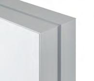Os perfis de ligação adicionais no interior providenciam a estabilidade necessária e servem como painel de sinalização em alumínio compósito (3 mm) em branco RAL 9006 branco ou RAL 9016 branco.