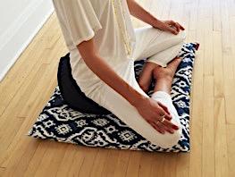 5 # Posição sentada no chão ou almofada No chão, usando uma almofada de meditação (zafu), em posição de lótus (Figura 4) ou