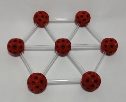 Estrutura Hexagonal - Na esfera central, os ângulos serão de 54,75 e 70,5 graus, que não