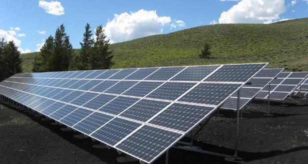 da atividade; 2- Erosão do solo resultante da supressão vegetal e das inclinações do terreno e também a compactação do solo em decorrência da utilização de maquinários pesados.