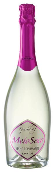 Espumantes Favaios Sparkling Bruto Moscatel Galego Este vinho apresenta-se com uma bolha fina, mousse delicada e persistente.