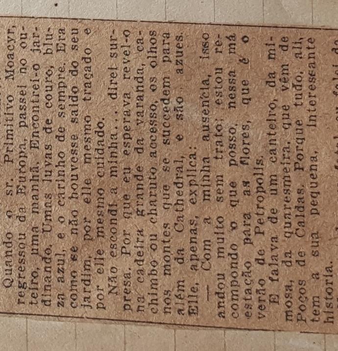 47 Figura 11 - Recorte de jornal da Entrevista em sua residência em Petrópolis 59. Fonte: Acervo pessoal da autora cedido por familiares.