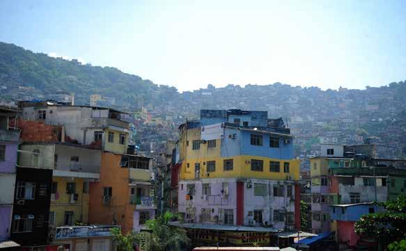ON Pesquisa 7 Total de favelas dobra no Brasil em dez anos e 20 milhões estão passando fome Quase 20 milhões de brasileiros, um Chile, declaram passar 24 horas ou mais sem ter o que comer em alguns