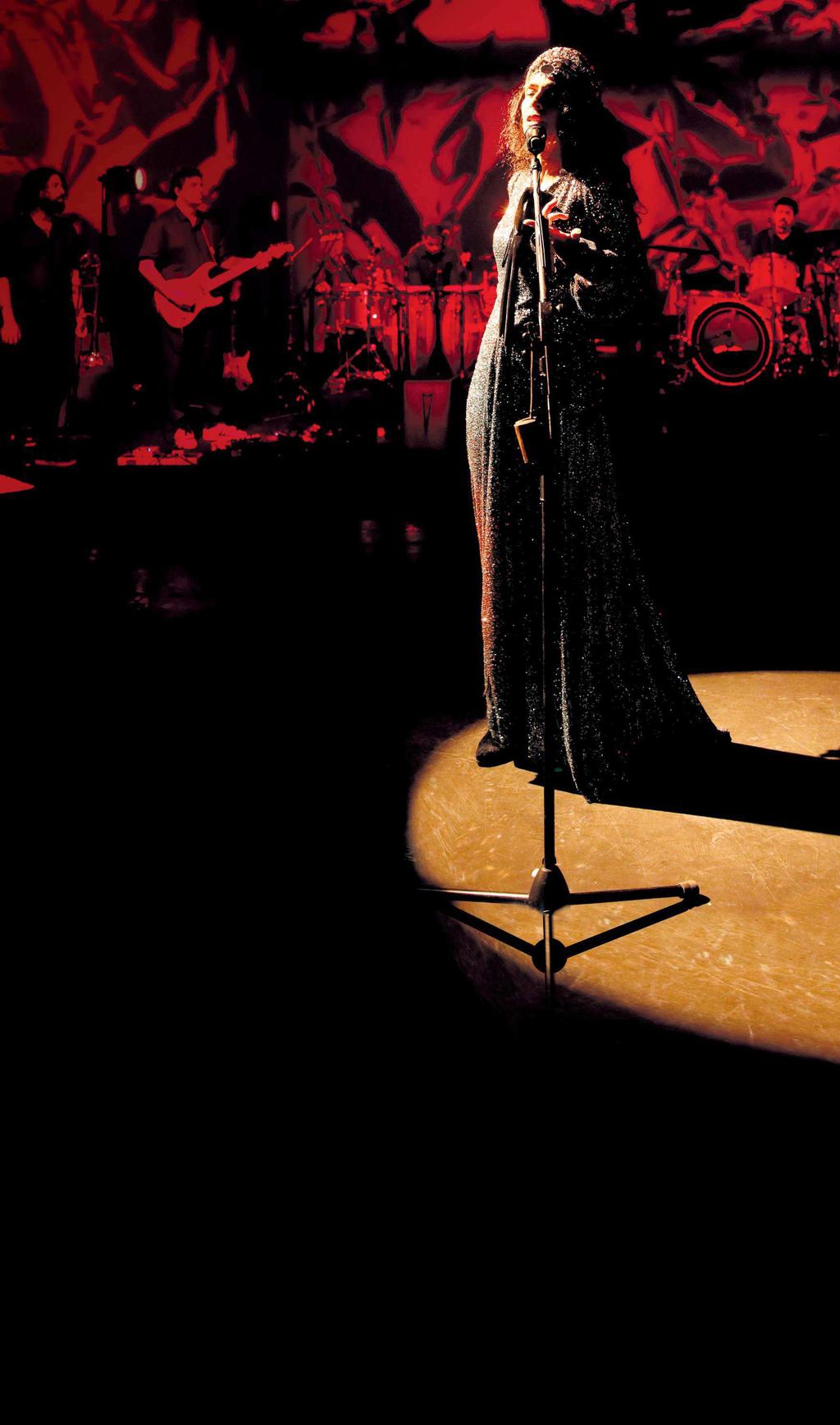 vida&arte FORTALEZA - CE, SábAdO, 23 de AbRiL de 2022 3 &Música Show LEO AvERSA/divuLgAçãO Matéria de Capa Depois de dois anos longe dos palcos, Marisa Monte chega hoje a Fortaleza com a turnê