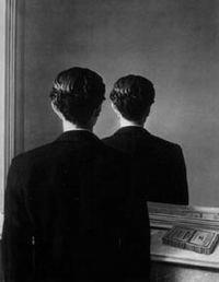 Trazemos então outra célebre pintura de Magritte, não citada por Gustavo Bernardo, para com ela ilustrar a metaficção.