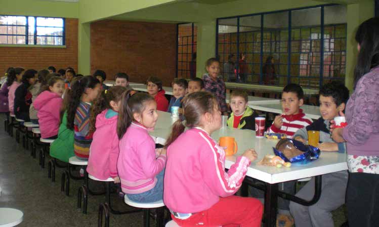 NOVAS METODOLOGIAS, CONTEÚDOS E ESTRATÉGIAS PARA PROMOVER A APRENDIZAGEM 37 integralmente para a área de alimentação da escola.